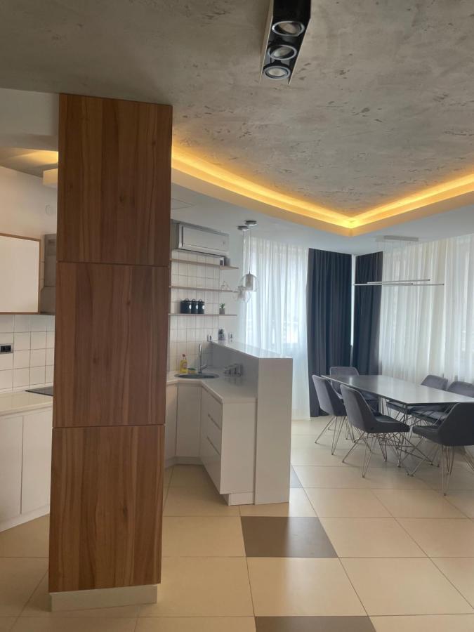 Leo Lux 1 Apartment Nis Bagian luar foto