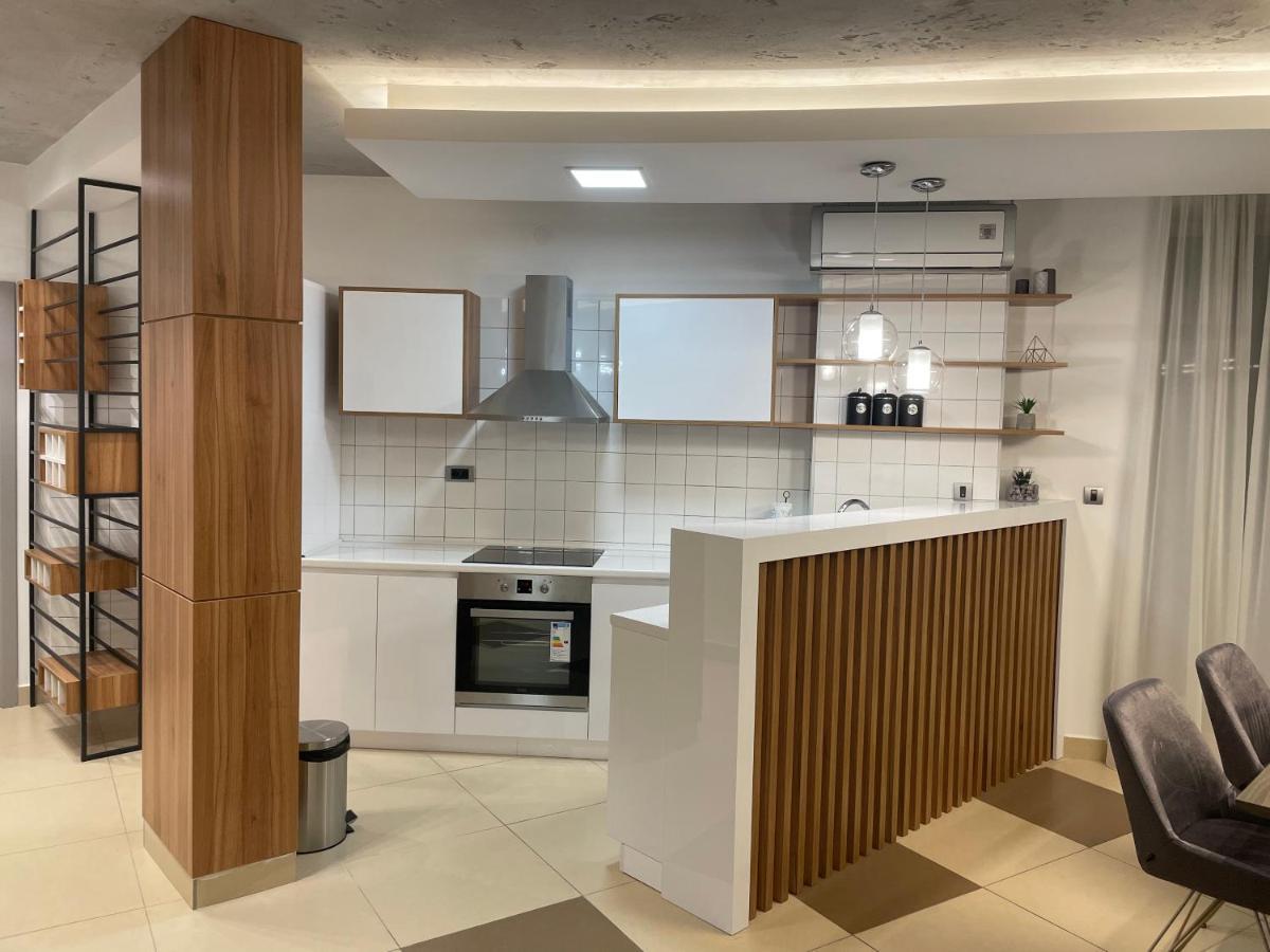 Leo Lux 1 Apartment Nis Bagian luar foto