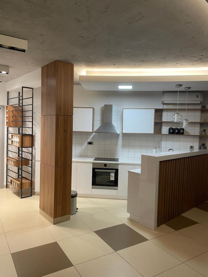 Leo Lux 1 Apartment Nis Bagian luar foto