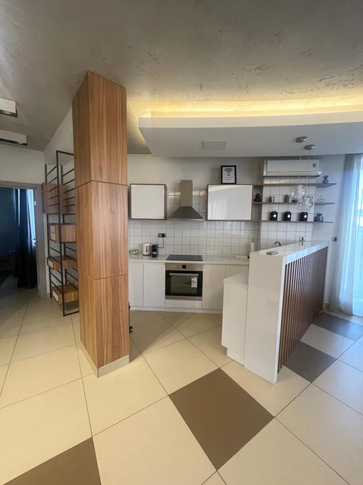 Leo Lux 1 Apartment Nis Bagian luar foto
