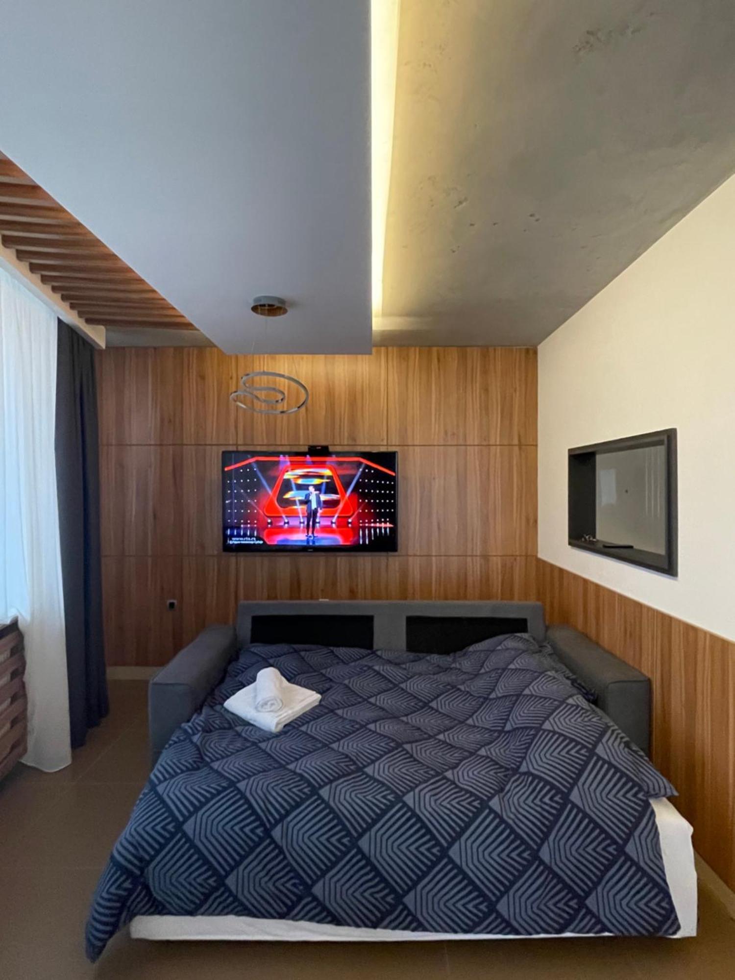 Leo Lux 1 Apartment Nis Bagian luar foto